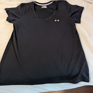 Under Armour Women’s Black Short Sleeve V-Neck Performance Tee